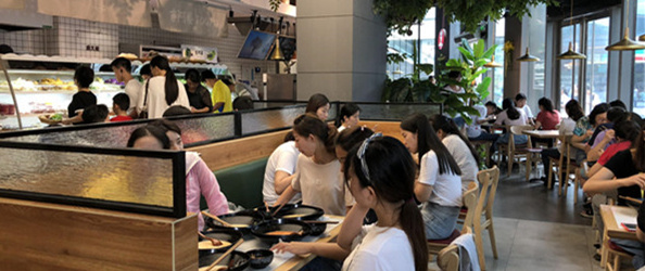 麻辣燙加盟店哪家好？吉阿婆靠譜嗎？