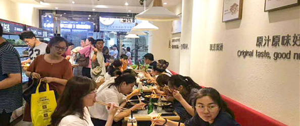 吉阿婆麻辣燙開店門檻高嗎？